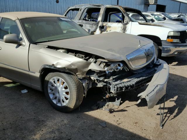 1LNHM81W07Y625174 - 2007 LINCOLN TOWN CAR S BEIGE photo 9