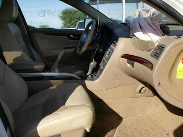 YV1SZ58D411041742 - 2001 VOLVO V70 XC WHITE photo 5