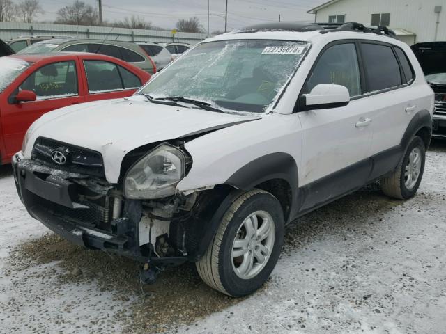 KM8JN72D78U768573 - 2008 HYUNDAI TUCSON SE WHITE photo 2