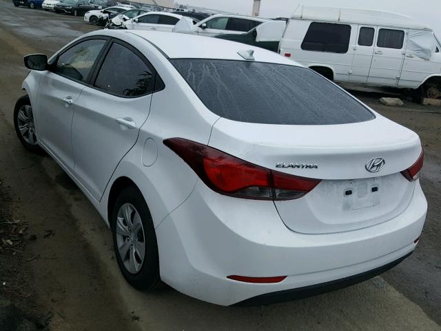 5NPDH4AE7GH695280 - 2016 HYUNDAI ELANTRA SE WHITE photo 3