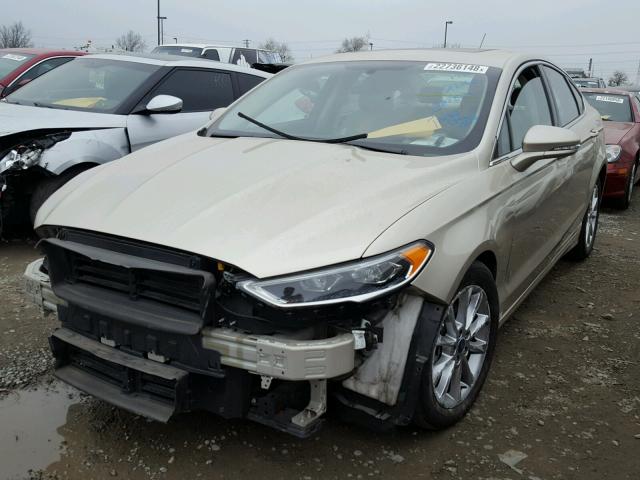 3FA6P0HD0HR215926 - 2017 FORD FUSION SE GOLD photo 2