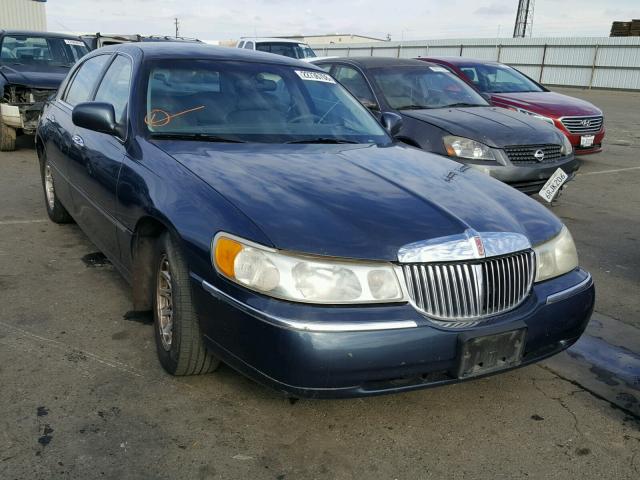 1LNFM82W9WY655374 - 1998 LINCOLN TOWN CAR S BLUE photo 1