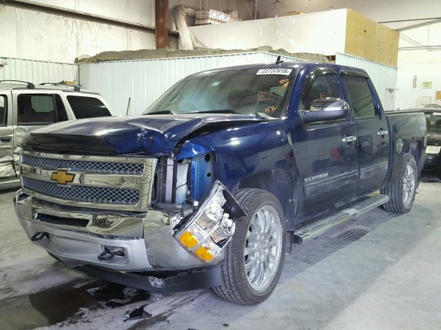 3GCPKSE7XDG184486 - 2013 CHEVROLET SILVERADO BLUE photo 2