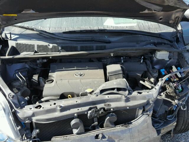 5TDKK3DC6BS058333 - 2011 TOYOTA SIENNA LE GRAY photo 7