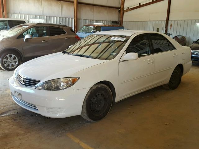 4T1BE32K56U686477 - 2006 TOYOTA CAMRY LE WHITE photo 2