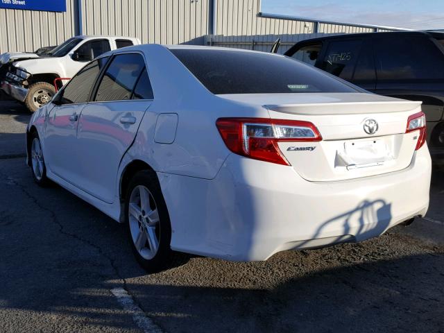 4T1BF1FK2CU541243 - 2012 TOYOTA CAMRY WHITE photo 3