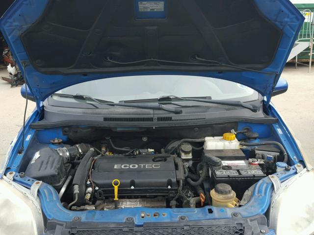 KL1TD56E19B364678 - 2009 CHEVROLET AVEO LS BLUE photo 7