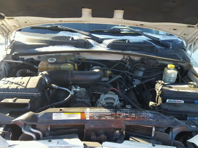 1J4GK48K84W270645 - 2004 JEEP LIBERTY SP WHITE photo 7