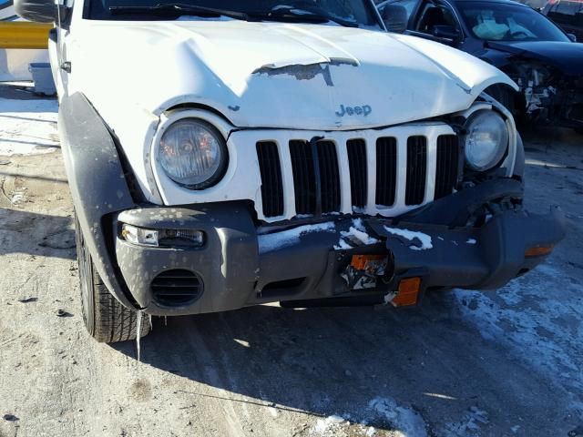 1J4GK48K84W270645 - 2004 JEEP LIBERTY SP WHITE photo 9