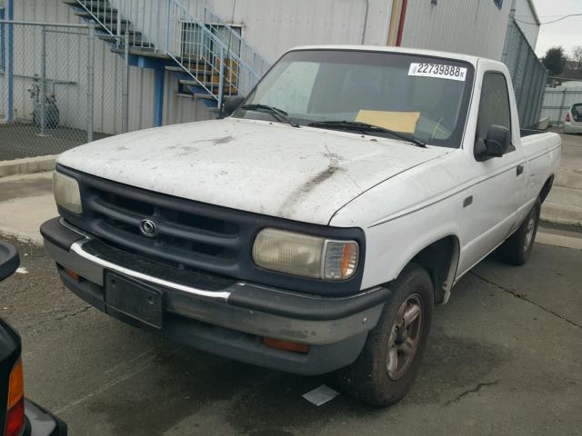 4F4CR12A3TTM13944 - 1996 MAZDA B2300 WHITE photo 2