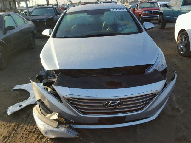 5NPE24AF1HH558111 - 2017 HYUNDAI SONATA SE SILVER photo 9