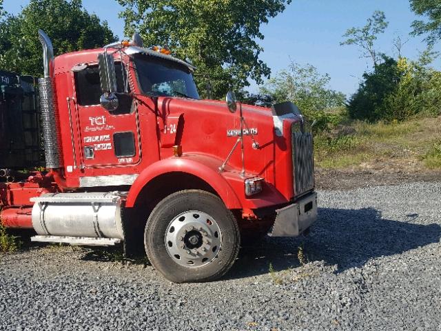 1XKDDB0X52J888535 - 2002 KENWORTH CONSTRUCTI RED photo 1