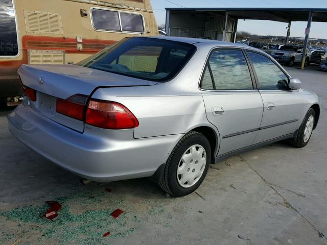 1HGCG5640XA078008 - 1999 HONDA ACCORD LX SILVER photo 4