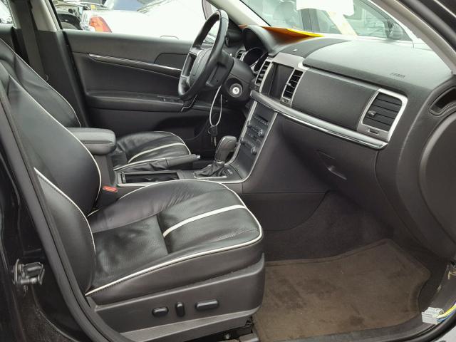 3LNHL2JC5AR605725 - 2010 LINCOLN MKZ შავი ფოტო 5