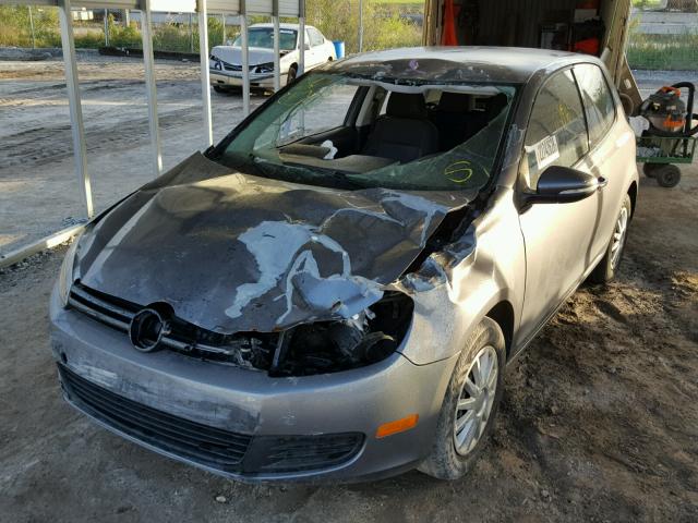 WVWBA7AJ8BW080699 - 2011 VOLKSWAGEN GOLF GRAY photo 2