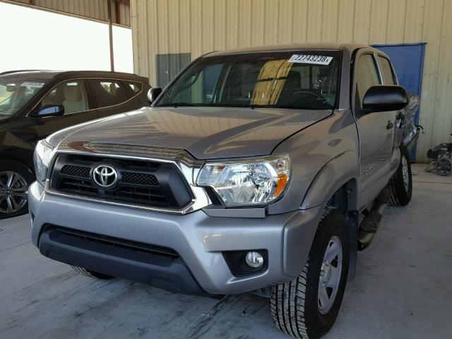 5TFJU4GN5FX077187 - 2015 TOYOTA TACOMA DOU GRAY photo 2