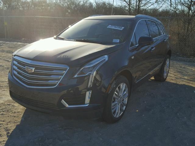 1GYKNCRS3HZ240533 - 2017 CADILLAC XT5 PREMIU BLUE photo 2