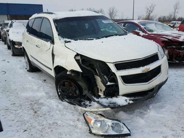 1GNKRFED0CJ181698 - 2012 CHEVROLET TRAVERSE L WHITE photo 1