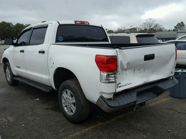 5TFEM5F16AX016042 - 2010 TOYOTA TUNDRA CRE WHITE photo 3