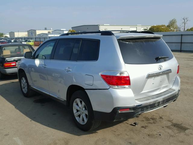 5TDBK3EH0CS131661 - 2012 TOYOTA HIGHLANDER SILVER photo 3