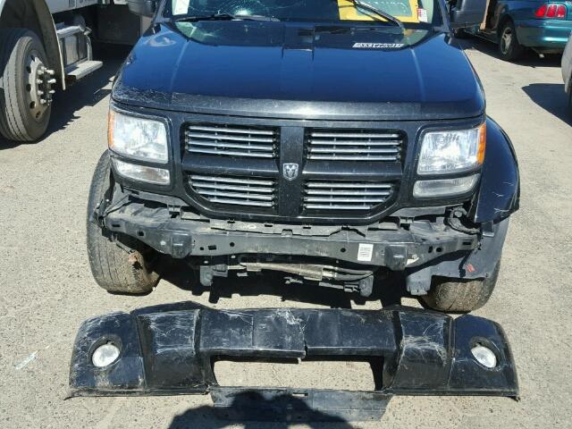 1D4PU5GK1BW568199 - 2011 DODGE NITRO SXT BLACK photo 9