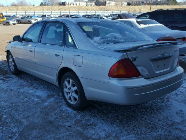 4T1BF28B3YU114373 - 2000 TOYOTA AVALON XL GRAY photo 3