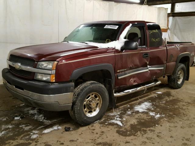 1GCHK29UX3E306659 - 2003 CHEVROLET SILVERADO MAROON photo 2