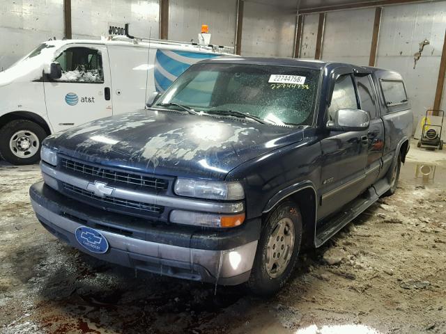 1GCEC19T81Z162164 - 2001 CHEVROLET SILVERADO BLUE photo 2