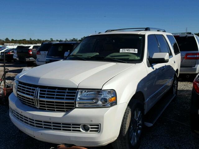 5LMJJ2H58CEL00771 - 2012 LINCOLN NAVIGATOR WHITE photo 2