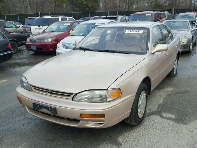 4T1SK12E3SU499823 - 1995 TOYOTA CAMRY LE GOLD photo 2