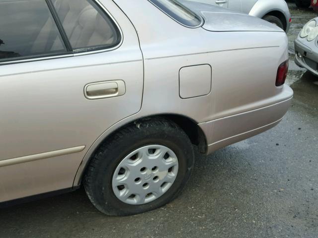 4T1SK12E3SU499823 - 1995 TOYOTA CAMRY LE ოქროსფერი ფოტო 9