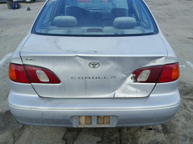 1NXBR12E7YZ340081 - 2000 TOYOTA COROLLA VE SILVER photo 9