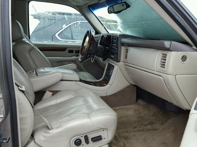 1GYEK63N62R137995 - 2002 CADILLAC ESCALADE L TAN photo 5