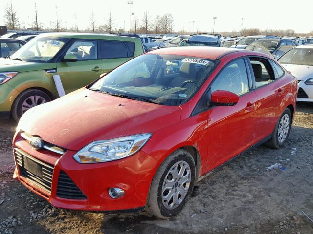 1FAHP3F24CL466953 - 2012 FORD FOCUS SE RED photo 2