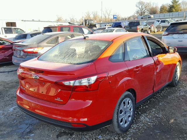1FAHP3F24CL466953 - 2012 FORD FOCUS SE RED photo 4