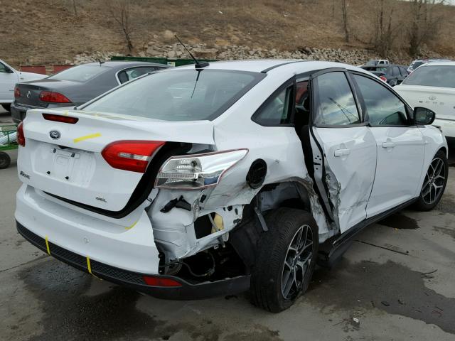 1FADP3H21HL281598 - 2017 FORD FOCUS SEL WHITE photo 4