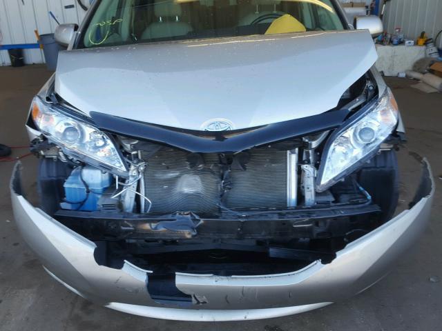 5TDDK3DCXFS110352 - 2015 TOYOTA SIENNA XLE BEIGE photo 7