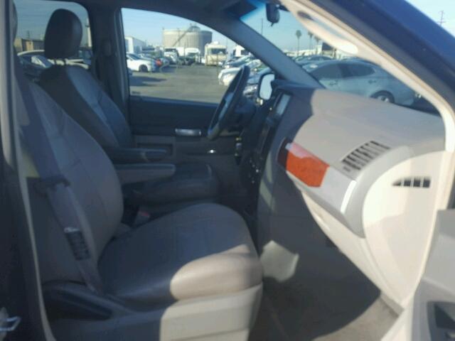 2A8HR54P68R725481 - 2008 CHRYSLER TOWN & COU BLUE photo 5