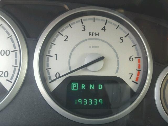 2A8HR54P68R725481 - 2008 CHRYSLER TOWN & COU BLUE photo 8