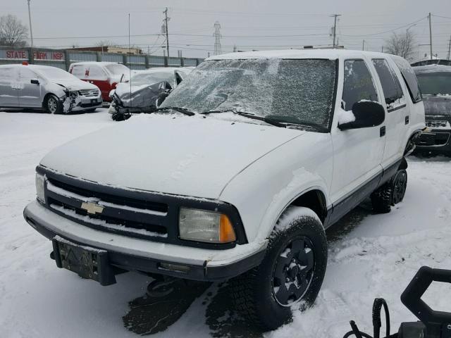 1GNDT13W6S2133620 - 1995 CHEVROLET BLAZER WHITE photo 2