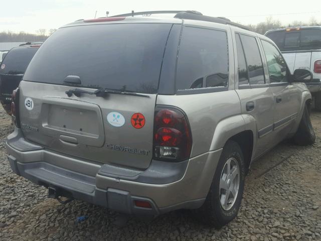 1GNDT13S522474858 - 2002 CHEVROLET TRAILBLAZE TAN photo 4