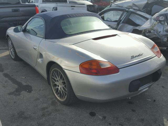 WP0CA2983XU631357 - 1999 PORSCHE BOXSTER SILVER photo 3