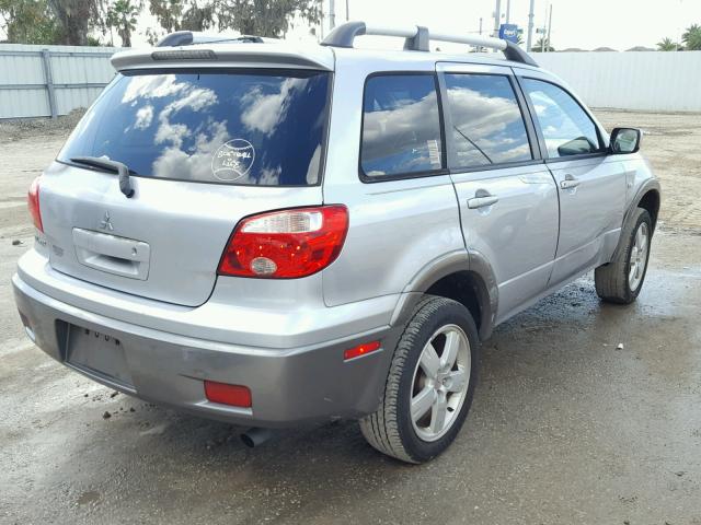 JA4LX41F95U039053 - 2005 MITSUBISHI OUTLANDER SILVER photo 4