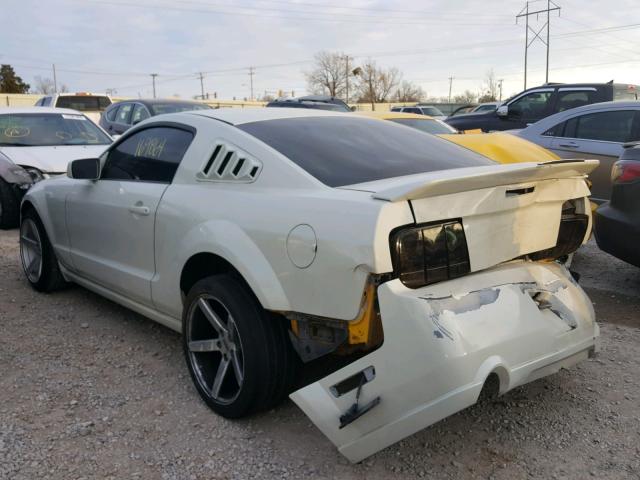 1ZVFT80N055157692 - 2005 FORD MUSTANG WHITE photo 3