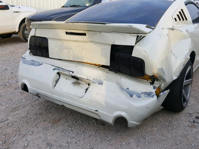 1ZVFT80N055157692 - 2005 FORD MUSTANG WHITE photo 9