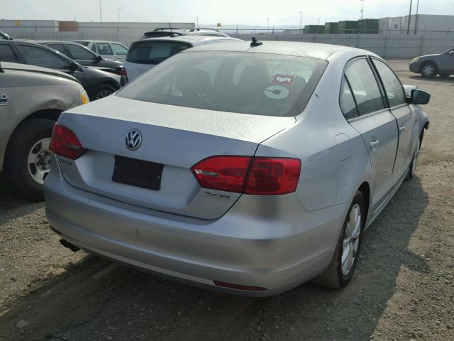 3VWDZ7AJ2BM342487 - 2011 VOLKSWAGEN JETTA SE SILVER photo 4