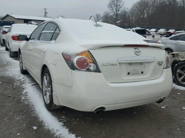 1N4BL21E68C175102 - 2008 NISSAN ALTIMA 3.5 WHITE photo 3