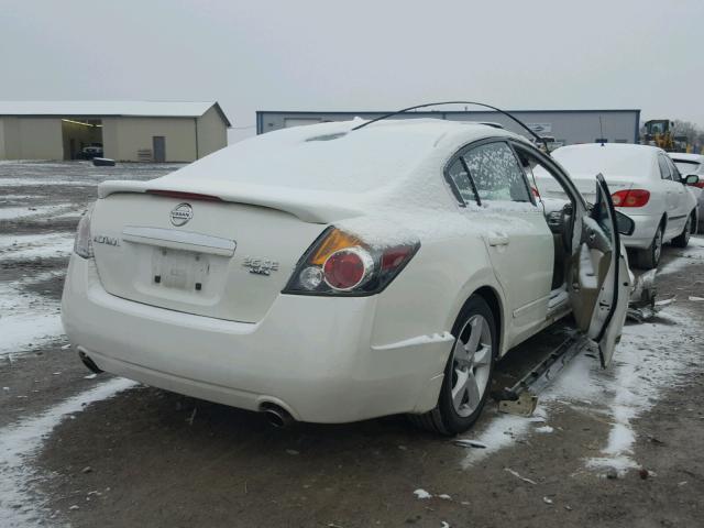 1N4BL21E68C175102 - 2008 NISSAN ALTIMA 3.5 WHITE photo 4