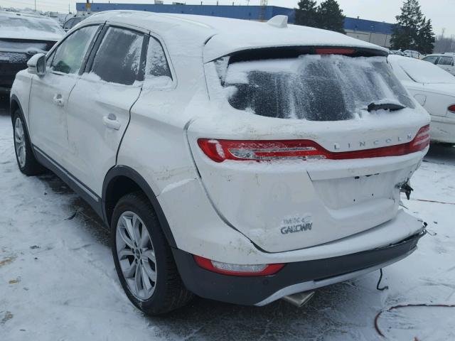 5LMCJ2C91HUL32641 - 2017 LINCOLN MKC SELECT WHITE photo 3