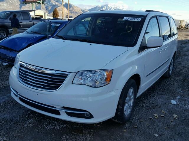 2C4RC1BG7CR232278 - 2012 CHRYSLER TOWN & COU WHITE photo 2